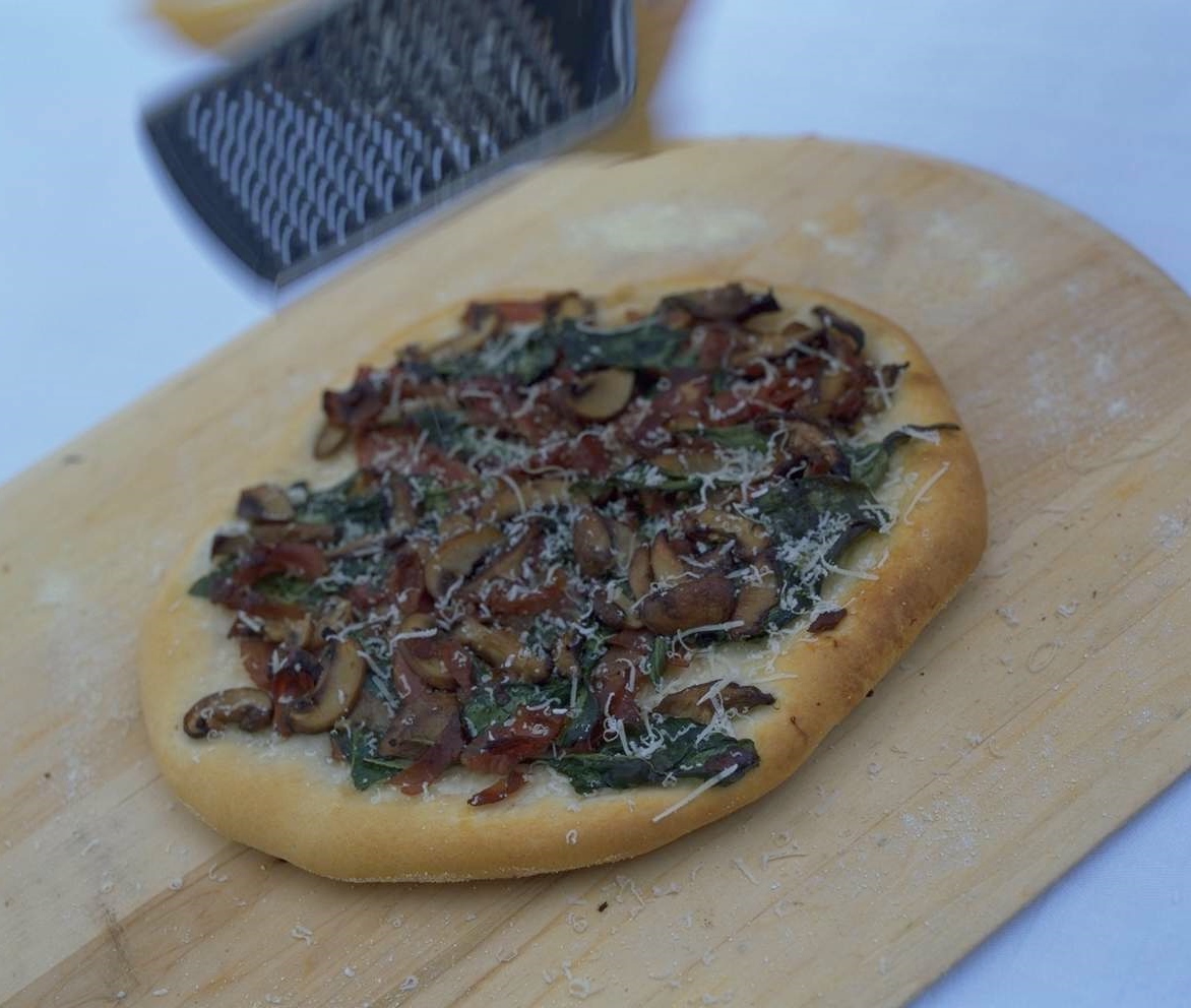 Mushroom, Prosciutto & Arugula Pizza